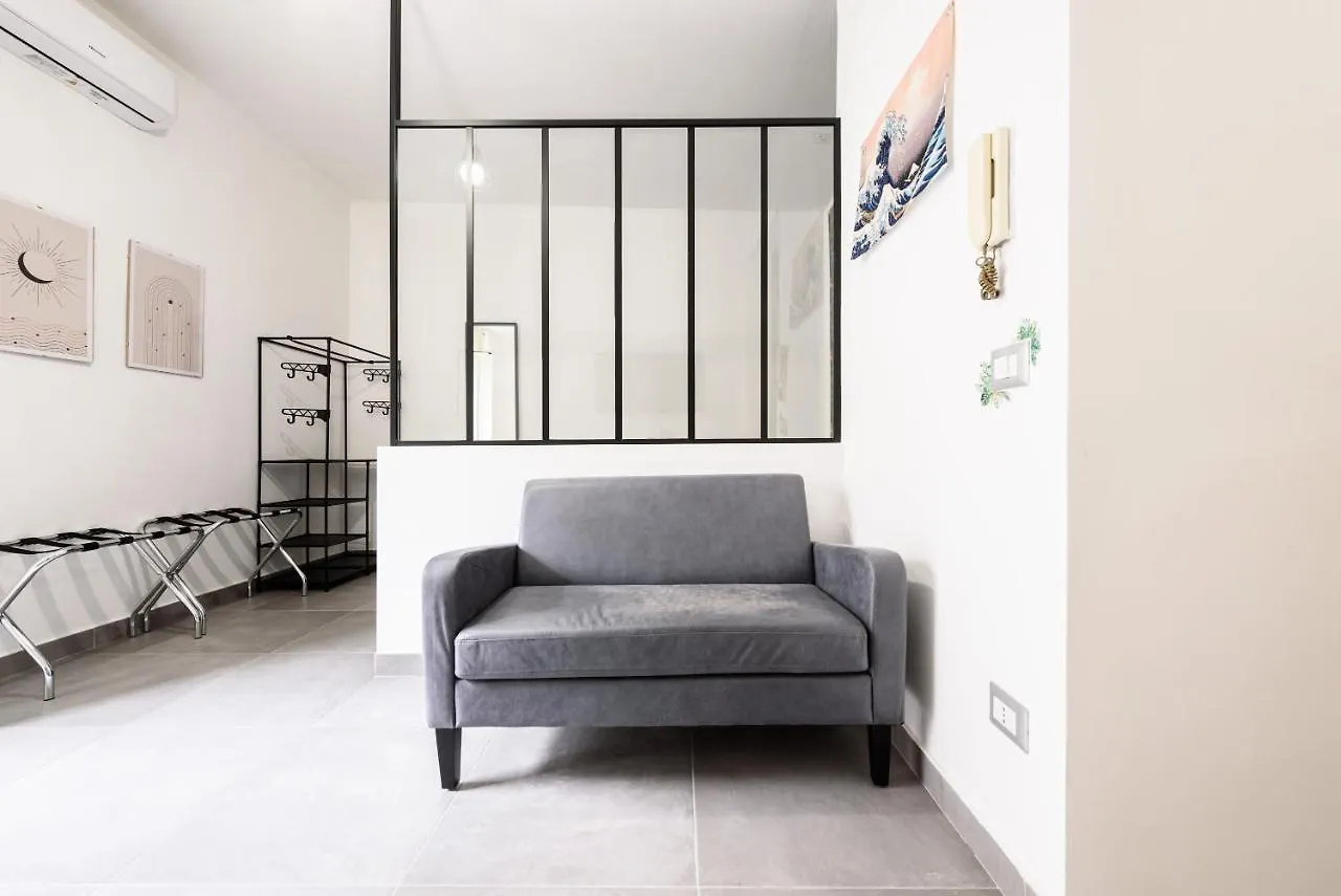 Apartment In The Heart Of Naples Italy