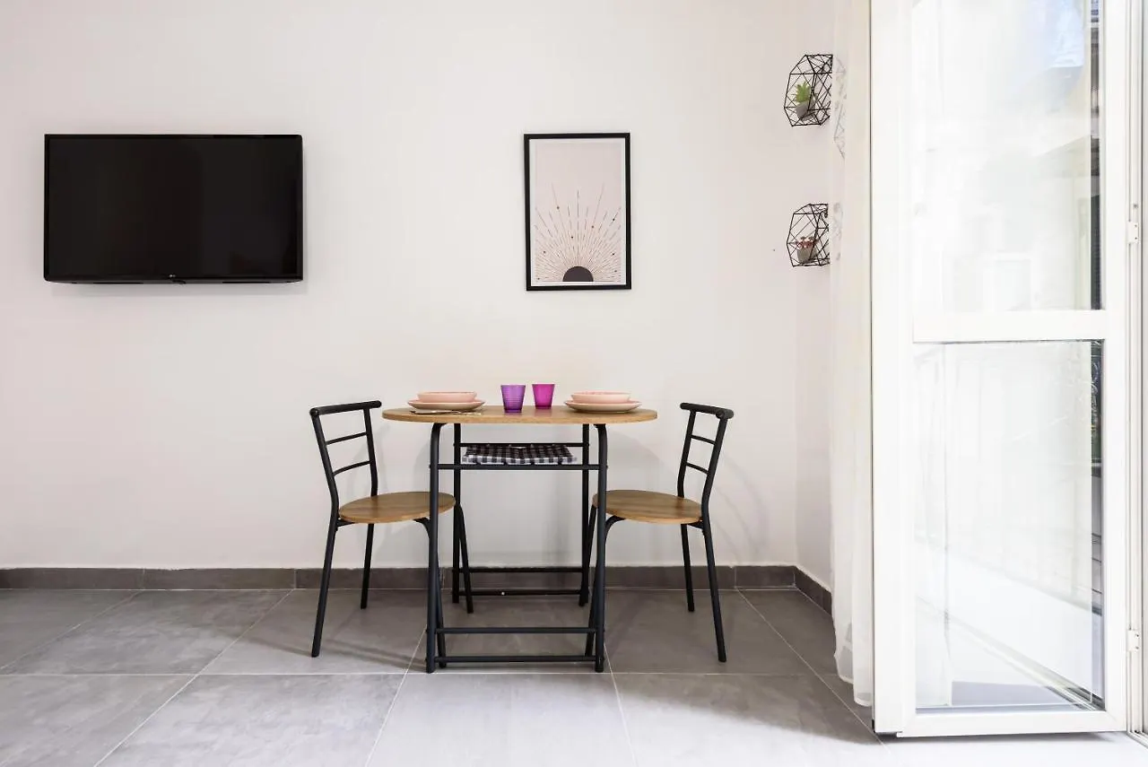 Apartment In The Heart Of Naples Italy
