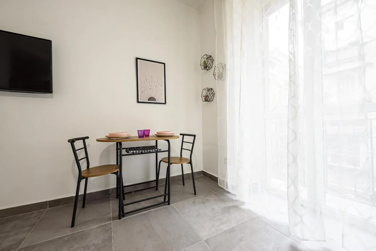 Apartment In The Heart Of Naples Italy