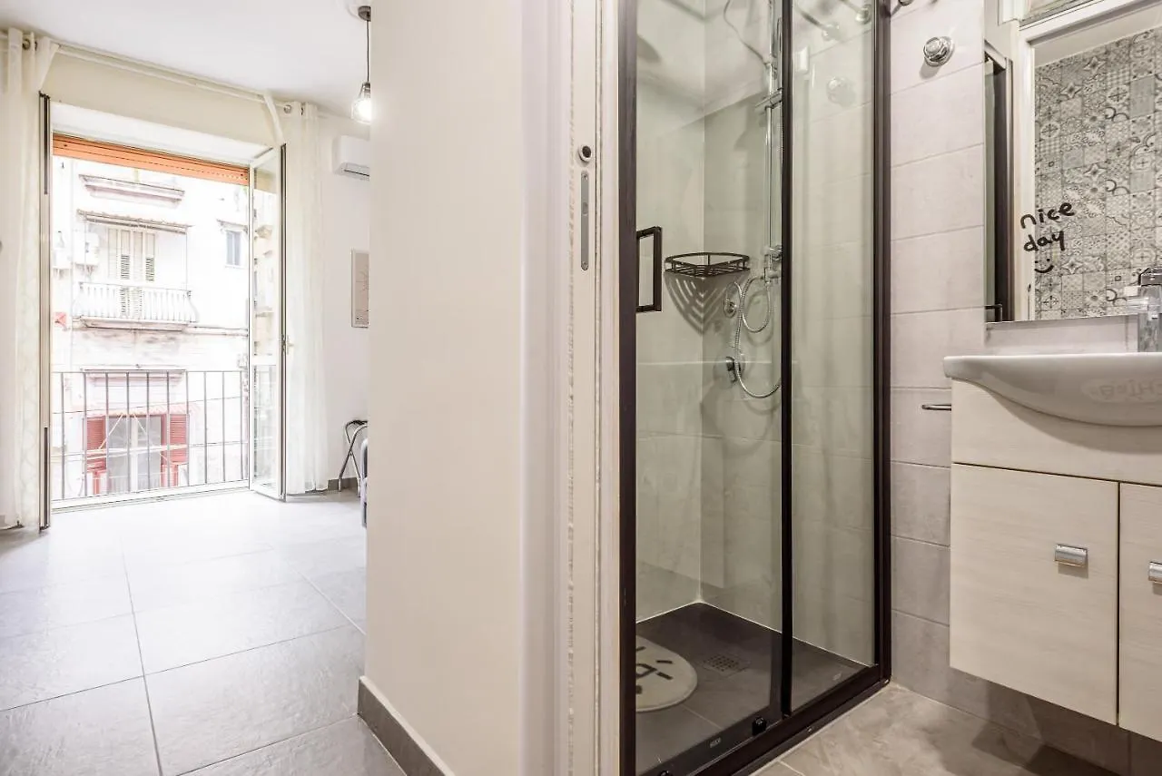 Apartment In The Heart Of Naples 0*,